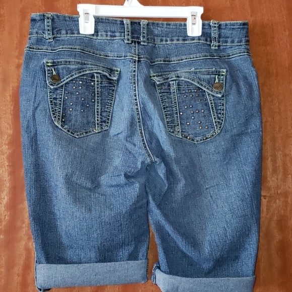 Cute Roll Up Jean Shorts - Picture 5 of 8
